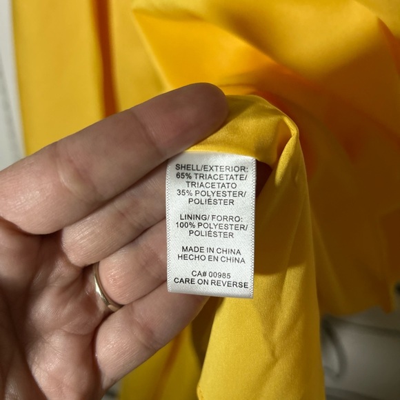 Zac Posen Strapless Yellow Satin Gown, Tulip Like Skirt, Flawed, Size 12 - Picture 13 of 17